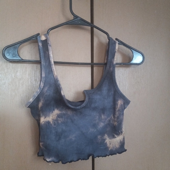 SHEIN RIBBED CROP TOP NOTCHED NECKLINE. WOMENS SIZE S. - Picture 10 of 11